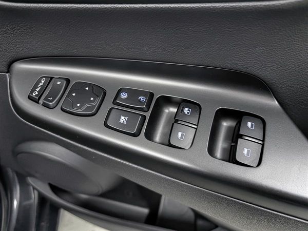 2023 Hyundai Kona ELITE,nz new,Radar cruise,1 Owner car Carousel 13