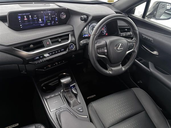 2019 Lexus UX 250h Radar cruise,Eletric Boot,Reverse Camera Carousel 15
