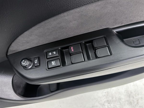 2015 Suzuki Swift STYLE , DJE DUEL JET ENGINE Carousel 12