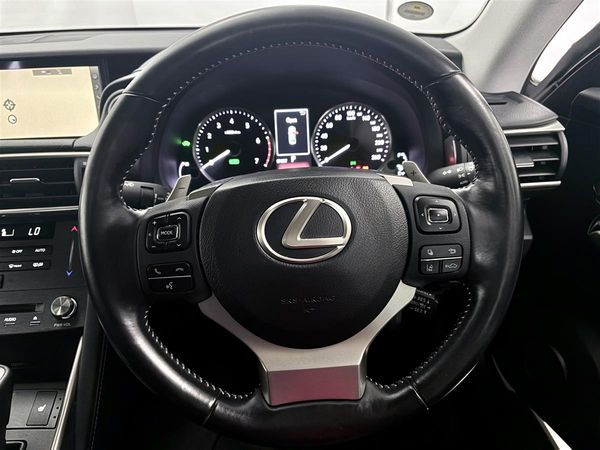 2019 Lexus IS 300h Hybrid,Blind spot, RADAR CRUISE Carousel 14