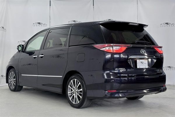 2016 Toyota Estima Aeras Premium,35352KM,Service history Carousel 3