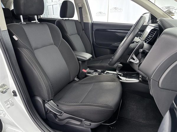 2020 Mitsubishi Outlander XLS,4WD,7 seaters,Carplay,BSM Carousel 13