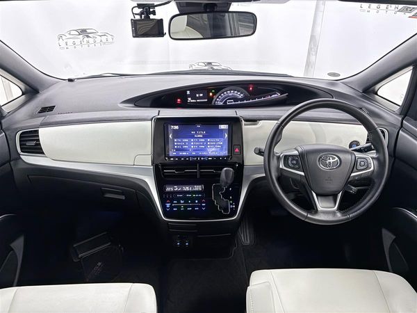 2016 Toyota Estima Aeras Premium,35352KM,Service history Carousel 10