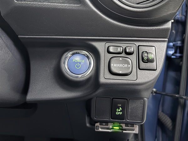 2012 Toyota Aqua HYBRID S,Push start,Service history Carousel 14