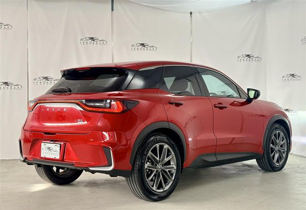 2025 Lexus LBX RELAX AWD HYBRID,Eletric boot Carousel 5