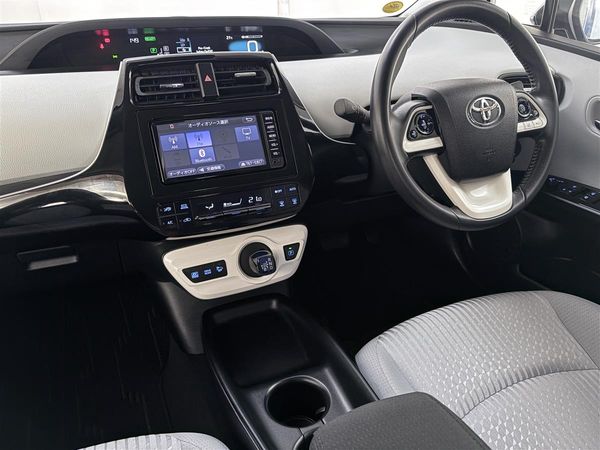 2017 Toyota Prius 1.8S Reverse Camera,Radar cruise