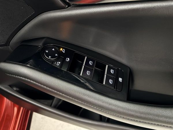 2020 Mazda 3 2.0,Leather,60 camera,BSM ,HUD Carousel 12