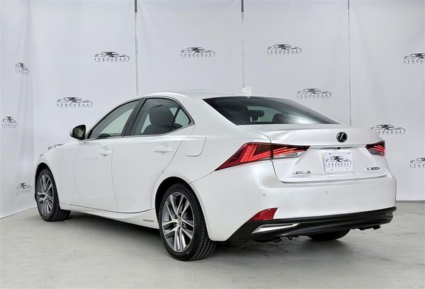 2019 Lexus IS 300h Hybrid,Blind spot, RADAR CRUISE Carousel 3