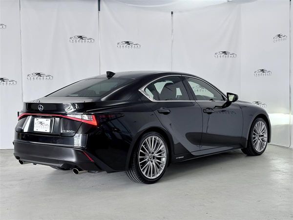 2021 Lexus IS 300h Limited,Hybrid,Carplay,360 Camera Carousel 5