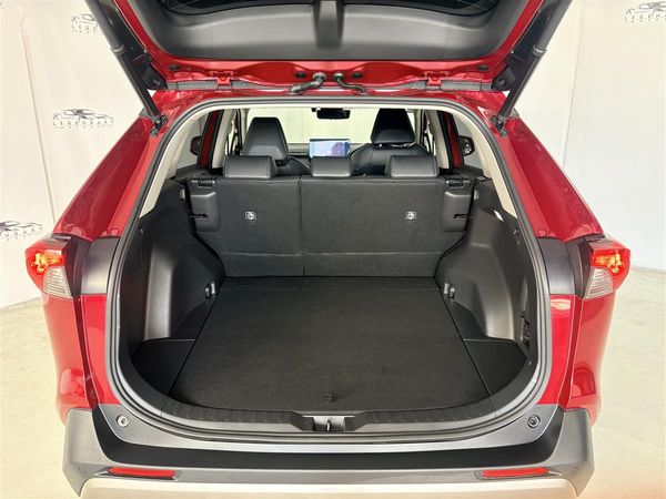 2023 Toyota RAV4 HYBRID 4WD,Vented/heated Leather Carousel 7
