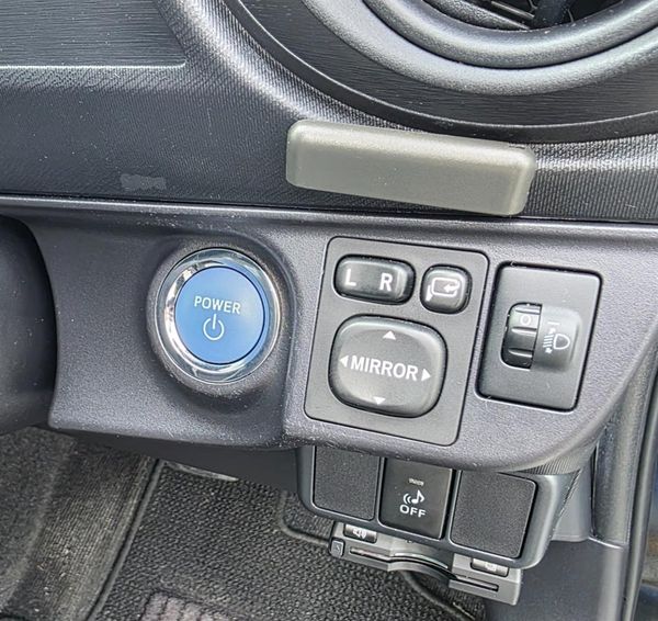 2013 Toyota Aqua Hybrid **LOW KMS- BODY-KIT -SECURITY ** Carousel 1
