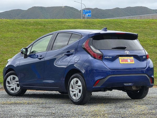 2022 Toyota Aqua Hybrid ** LATEST MODEL- LOW KMS ** Carousel 5