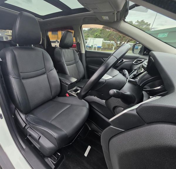 2014 Nissan X-Trail 2.0ltr ** 7 SEATER - SUNROOF - LEATHER ** Carousel 3