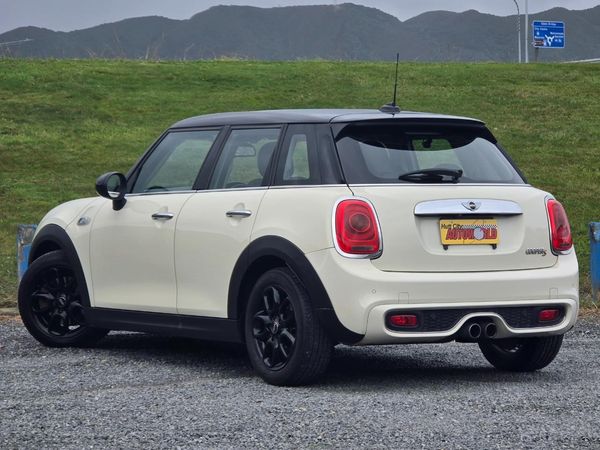 2015 Mini Cooper S 2.0ltr Turbo**SUPERB VALUE !! - IMMACULATE ** Carousel 8