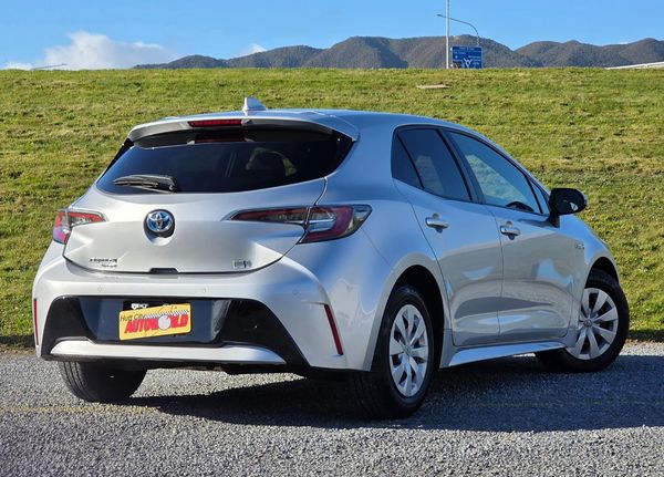 2018 Toyota Corolla 1.8ltr Hybrid Hatch**NEW MODEL- RADAR CRUISE** Carousel 13