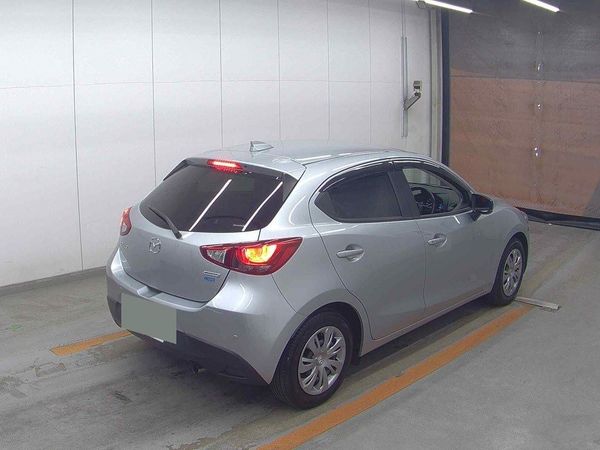 2018 Mazda Demio **1.5LTR VERSION- 360 CAMERAS- LOW KMS ** Carousel 9