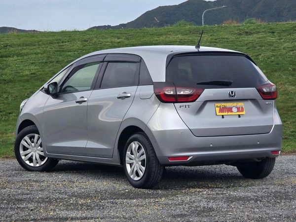 2021 Honda Fit 1.5ltr Hybrid **LATEST MODEL - SUPERB VALUE ** Carousel 13