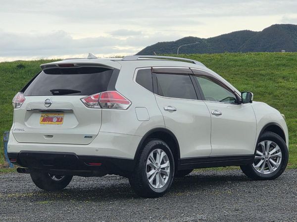2014 Nissan X-Trail 2.0ltr ** 7 SEATER - SUNROOF - LEATHER ** Carousel 7
