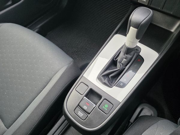2021 Honda Fit 1.5ltr Hybrid **LATEST MODEL - SUPERB VALUE ** Carousel 1