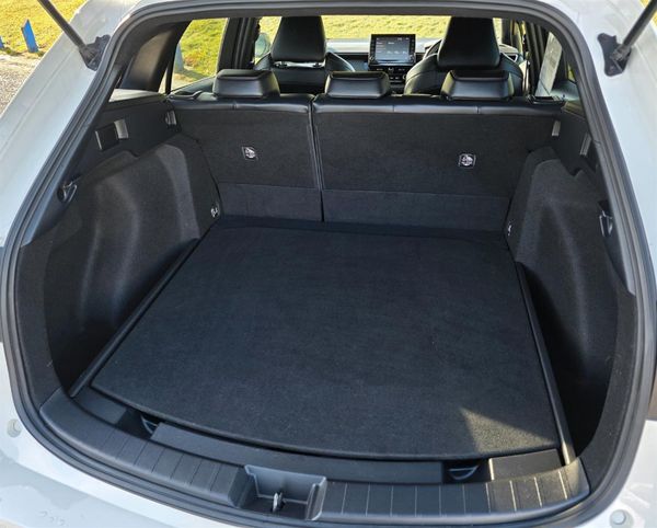 2019 Toyota Corolla Fielder WXB Hybrid Wagon**WHAT A CAR !! ** Carousel 5