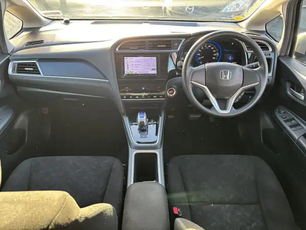 2015 Honda Shuttle Fit Hybrid Carousel 2