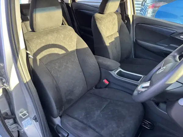 2015 Honda Shuttle Fit Hybrid Carousel 3