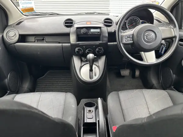 2014 Mazda Demio Carousel 4