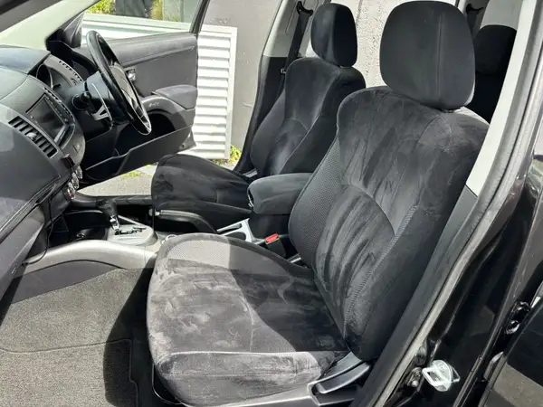 2009 Mitsubishi Outlander Carousel 2