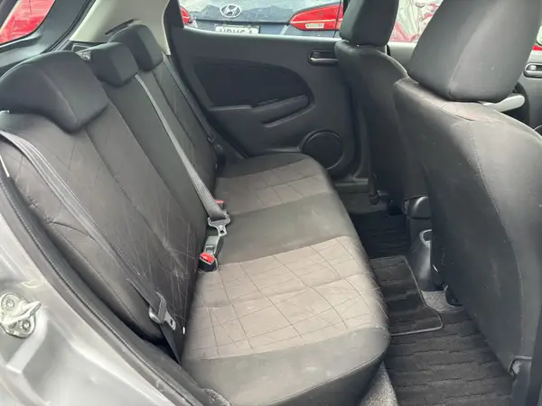2014 Mazda Demio Carousel 5