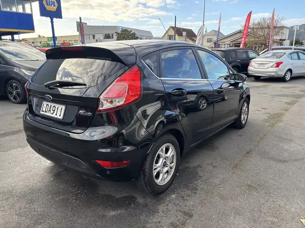 2015 Ford Fiesta 1.5 Tdci Carousel 6