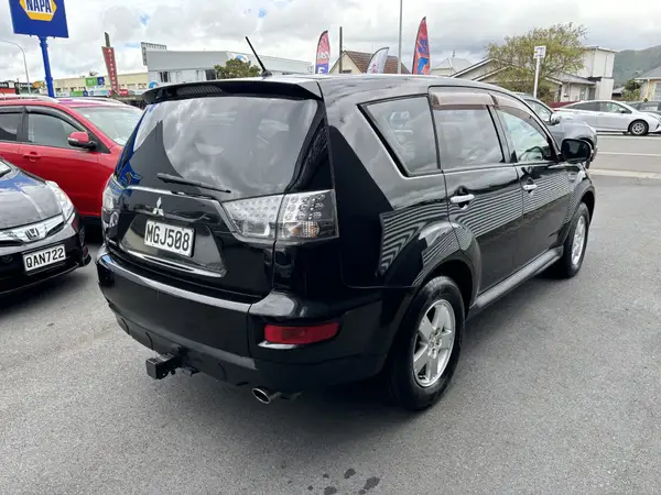 2009 Mitsubishi Outlander Carousel 7