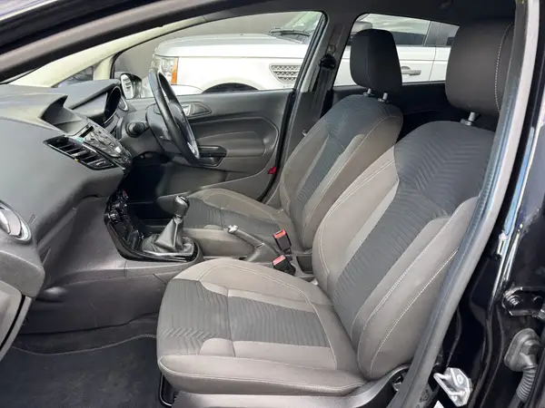 2015 Ford Fiesta 1.5 Tdci Carousel 1
