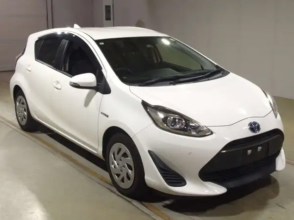 2018 Toyota Aqua Hybrid S Push Start