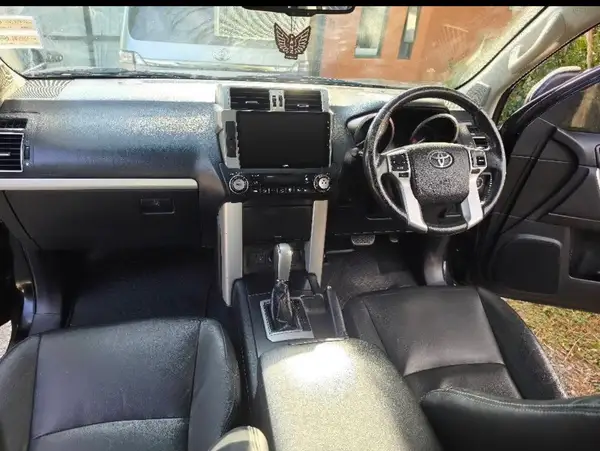 Toyota VX prado Carousel 3