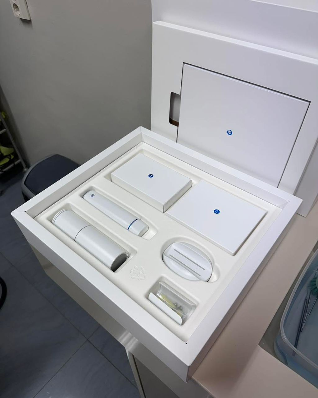 Medit i900 Mobility Wireless 3D Intraoral Scanner Carousel 1