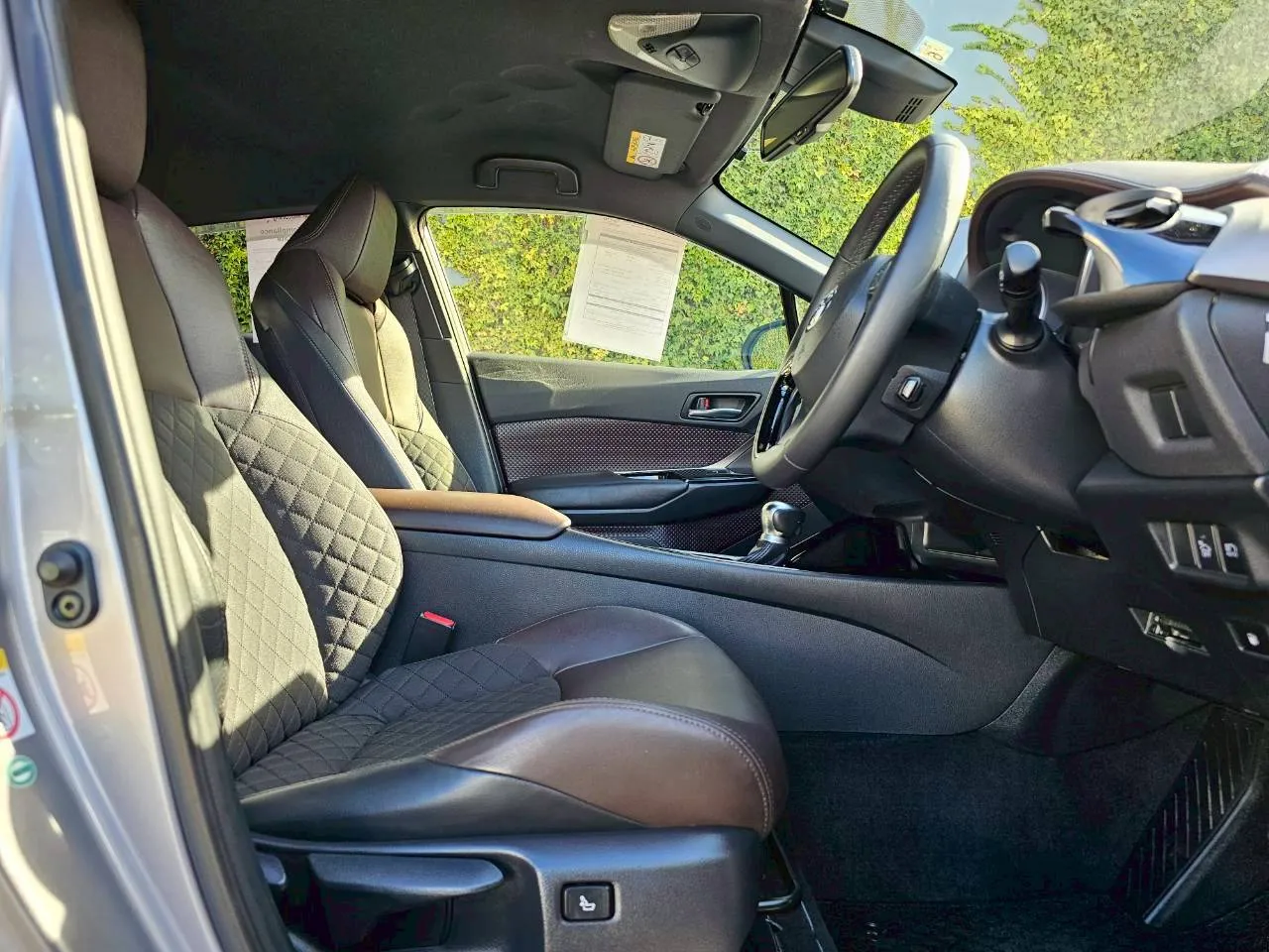 2018 Toyota C-HR Hybrid G LED Edition Dual Tone Carousel 2