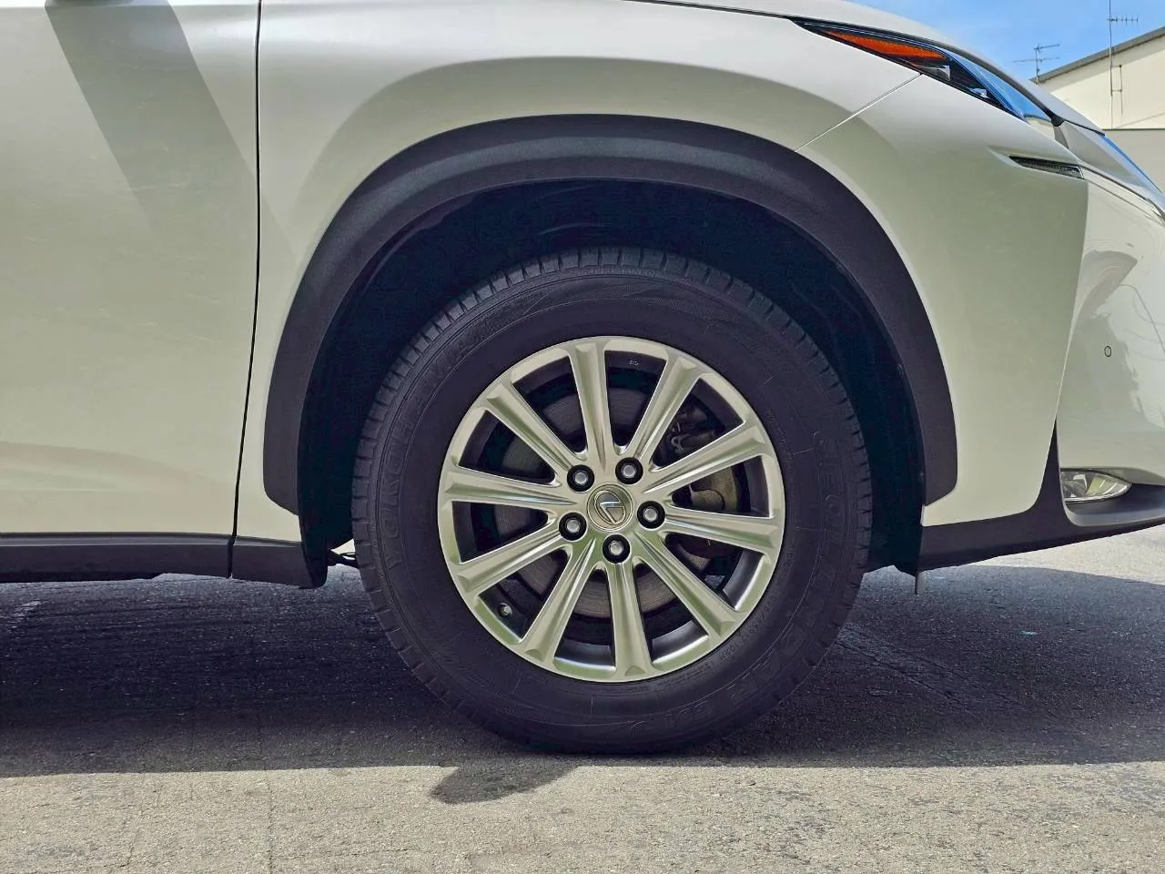 2016 Lexus NX 300 Hybrid 82,000 Kms Premium SUV Carousel 1