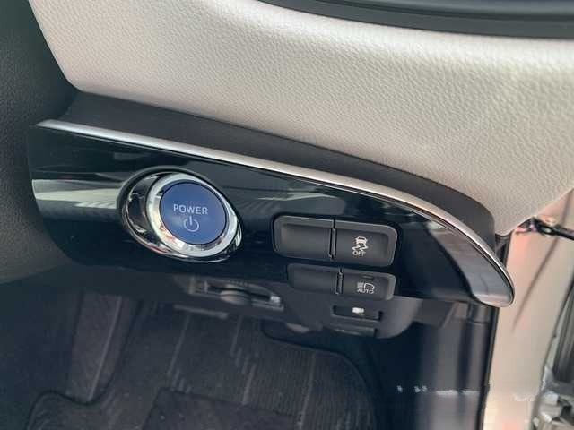 2017 Toyota Prius 1.8S Hybrid   Carousel 15