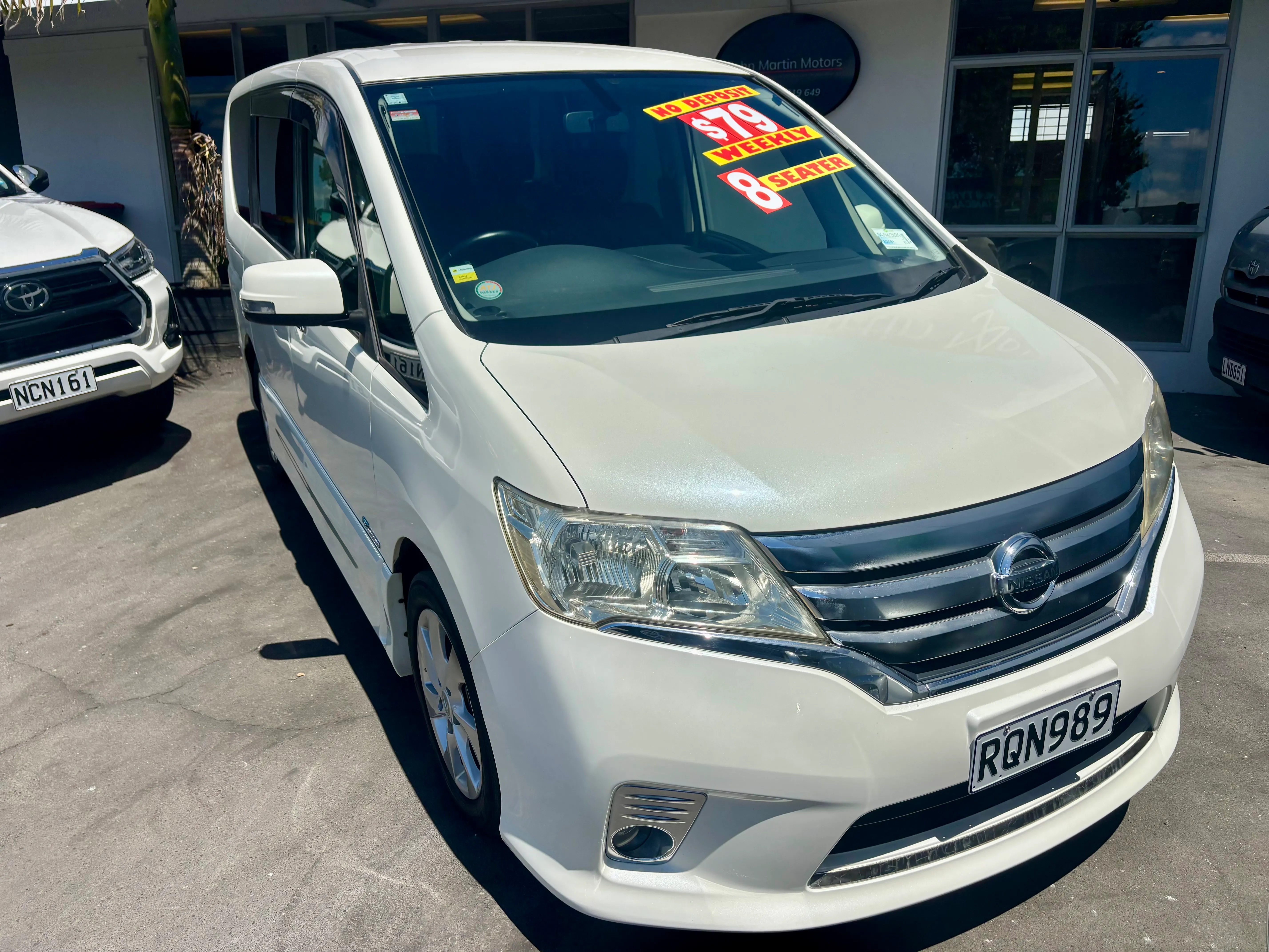 2013 Nissan Serena  Carousel 1