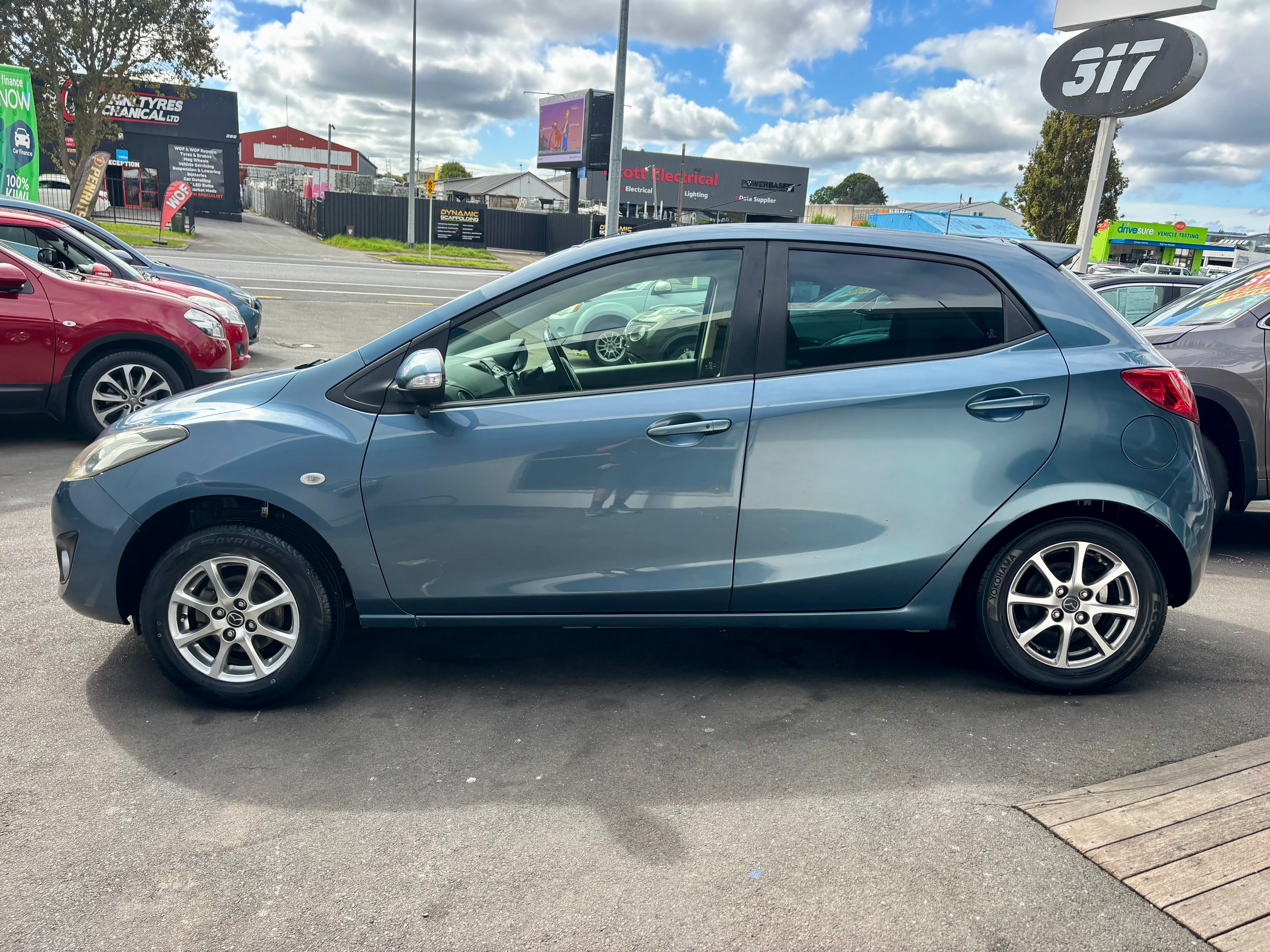 2013 Mazda Demio  Carousel 4