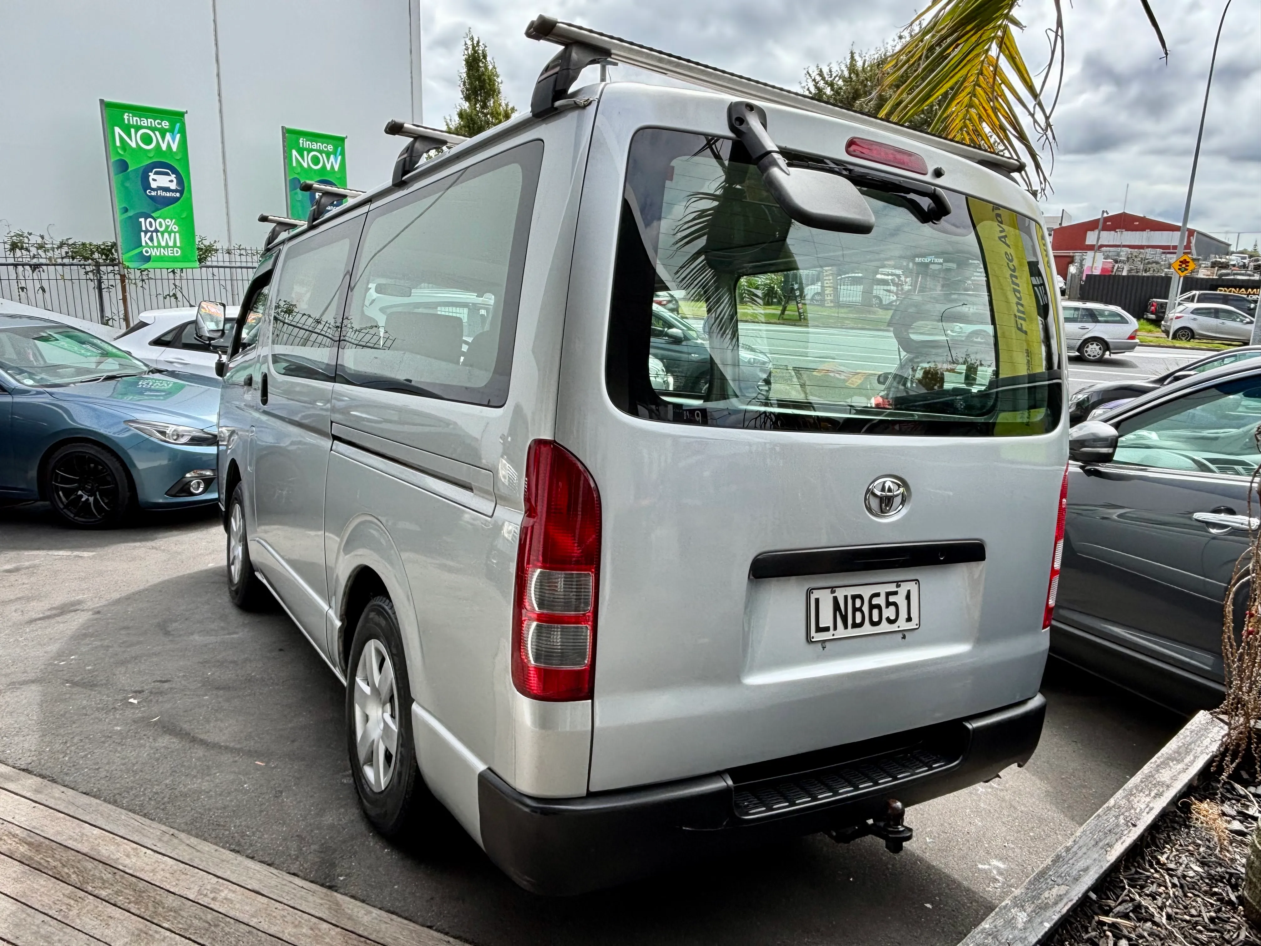 2009 Toyota Hiace  Carousel 5