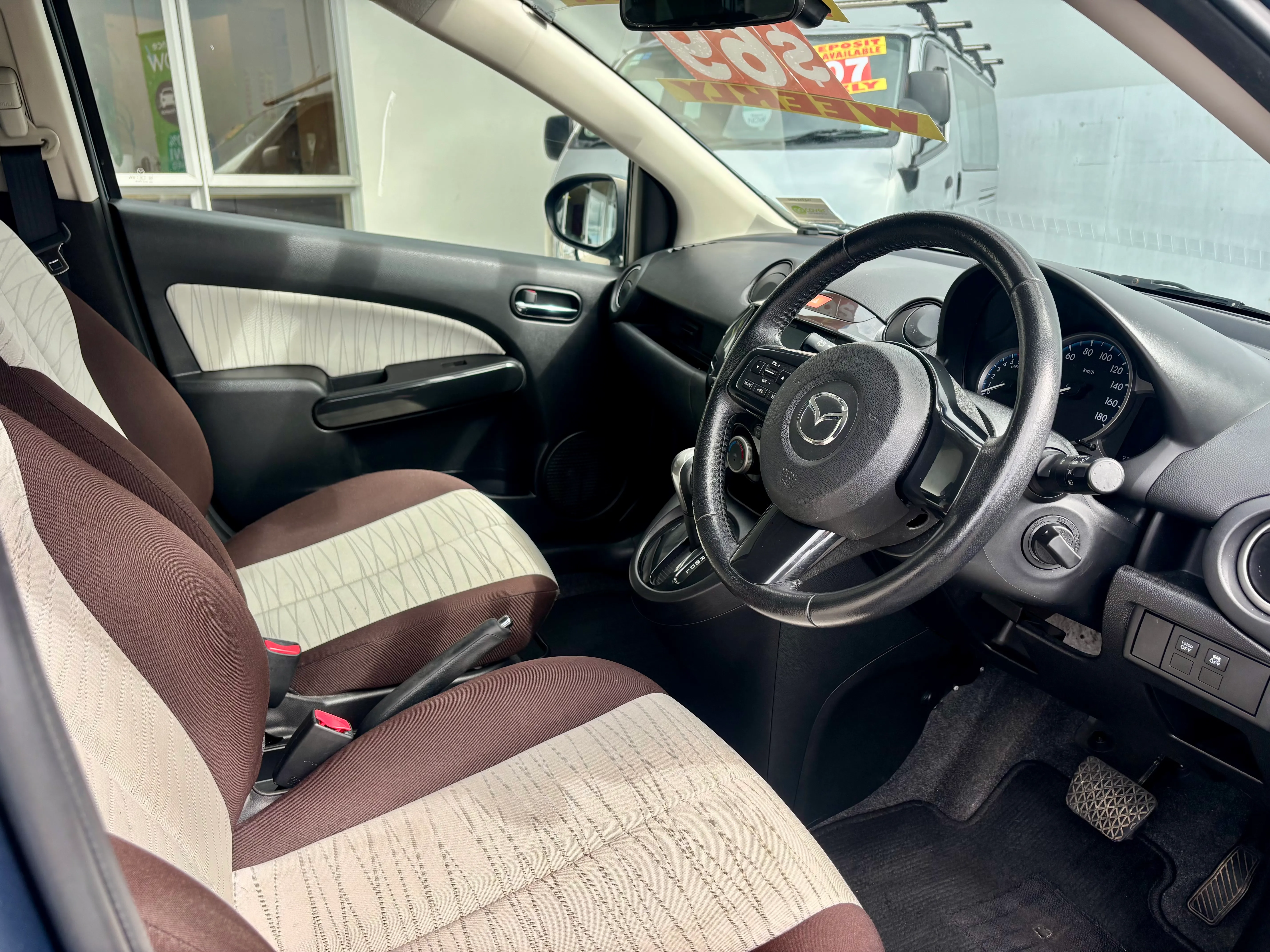 2013 Mazda Demio  Carousel 9