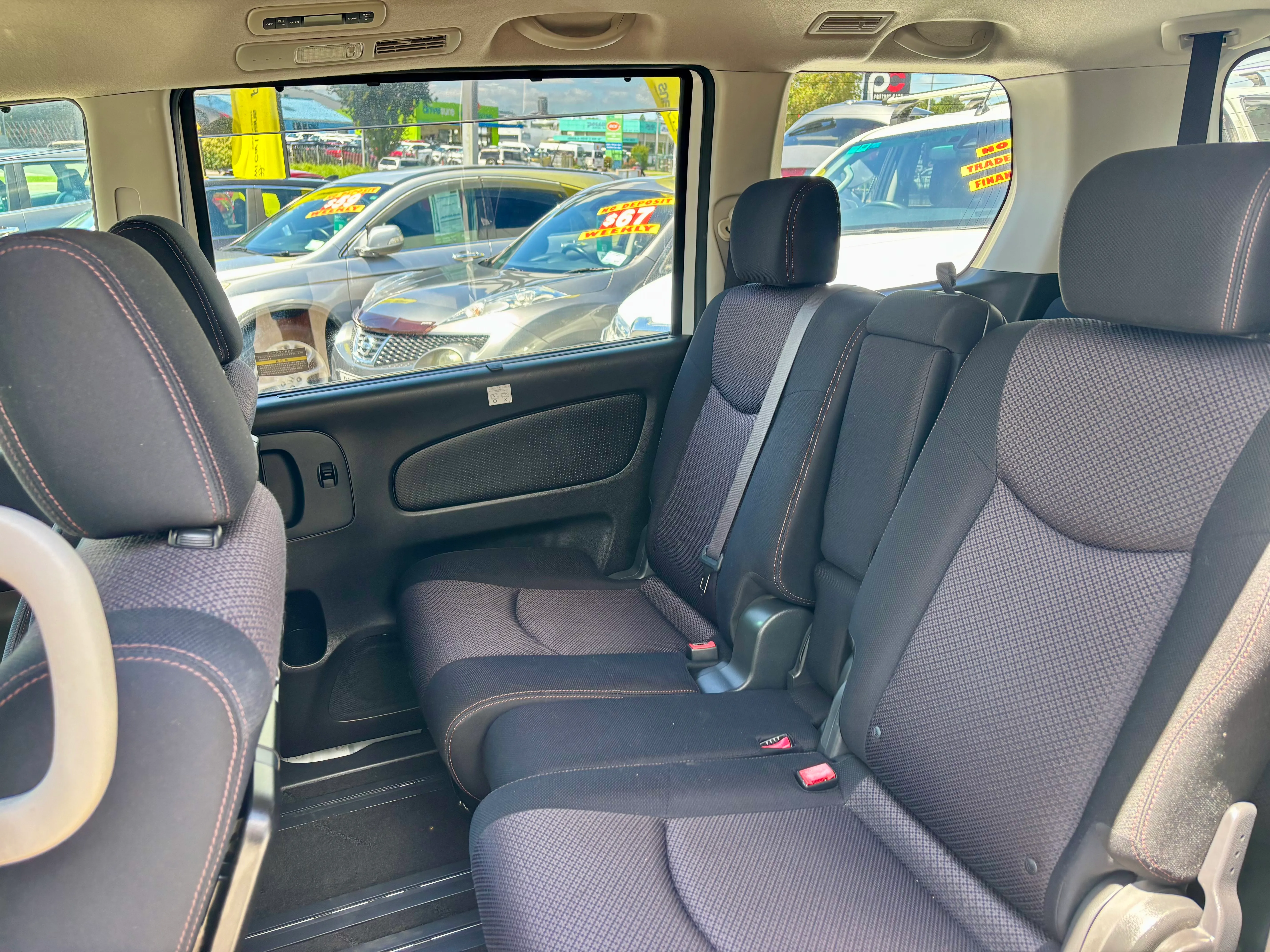 2013 Nissan Serena  Carousel 11