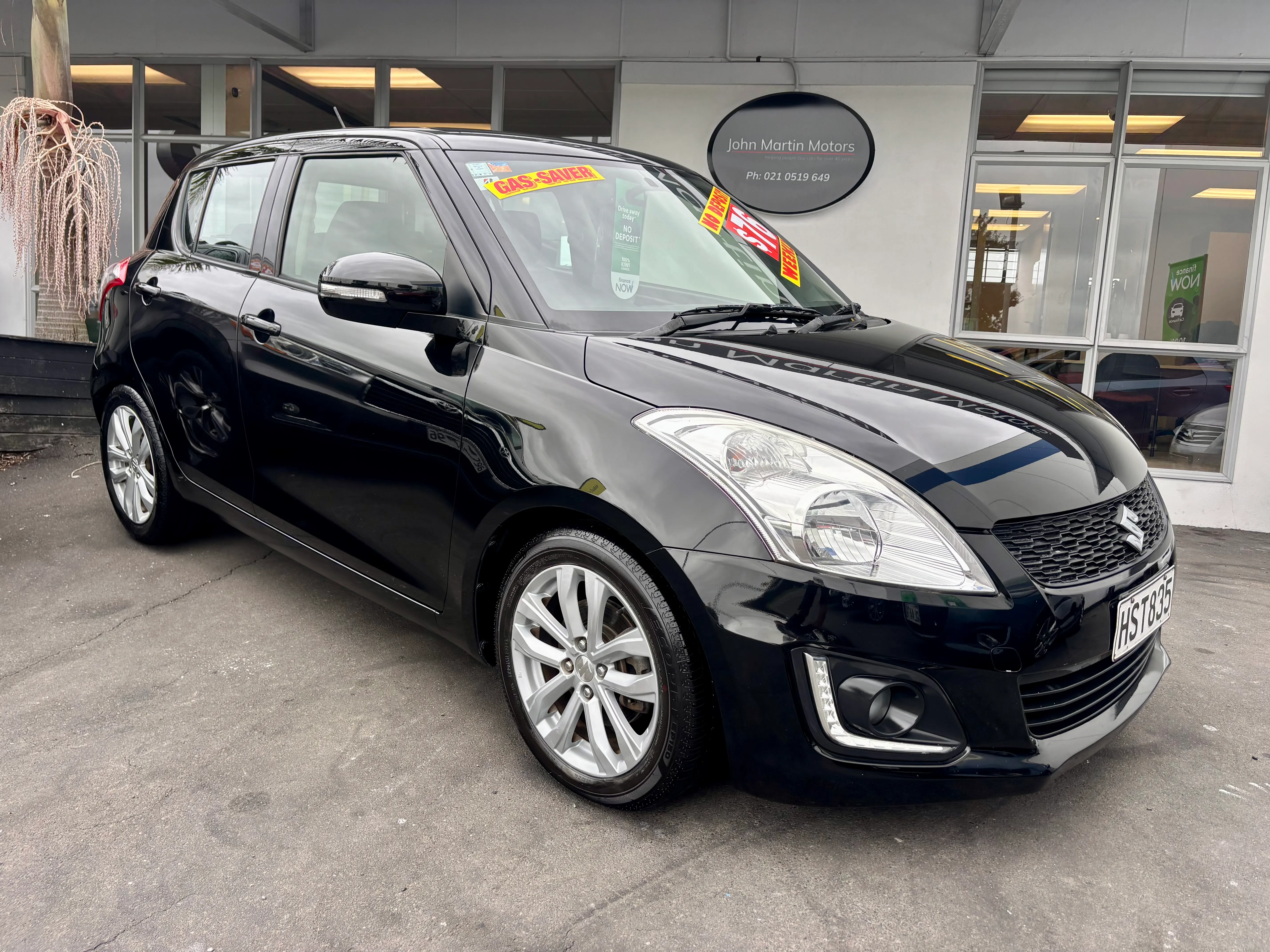 2014 Suzuki Swift  Carousel 1