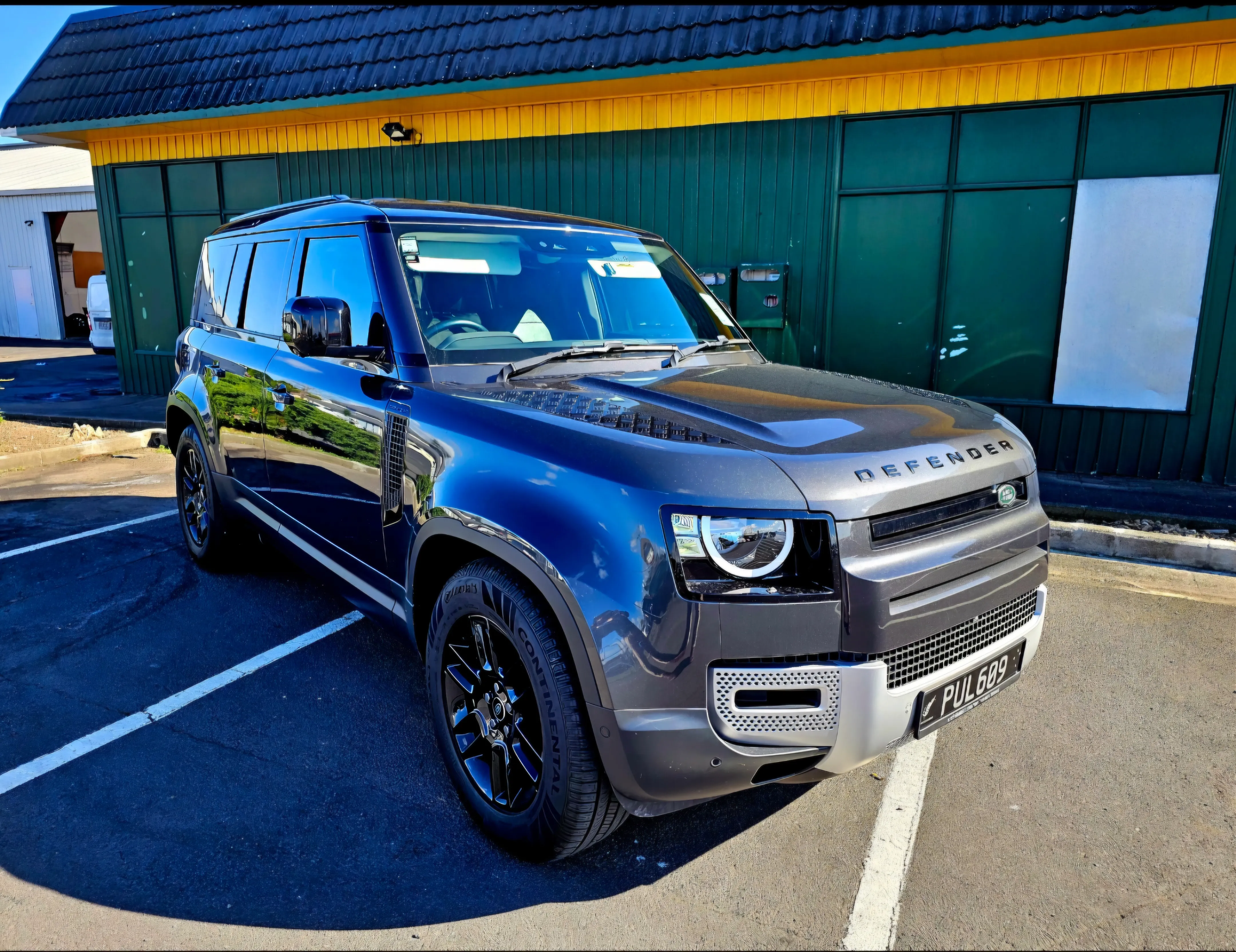 2023 Land Rover Defender 110 D300 S 3.0DT/4WD