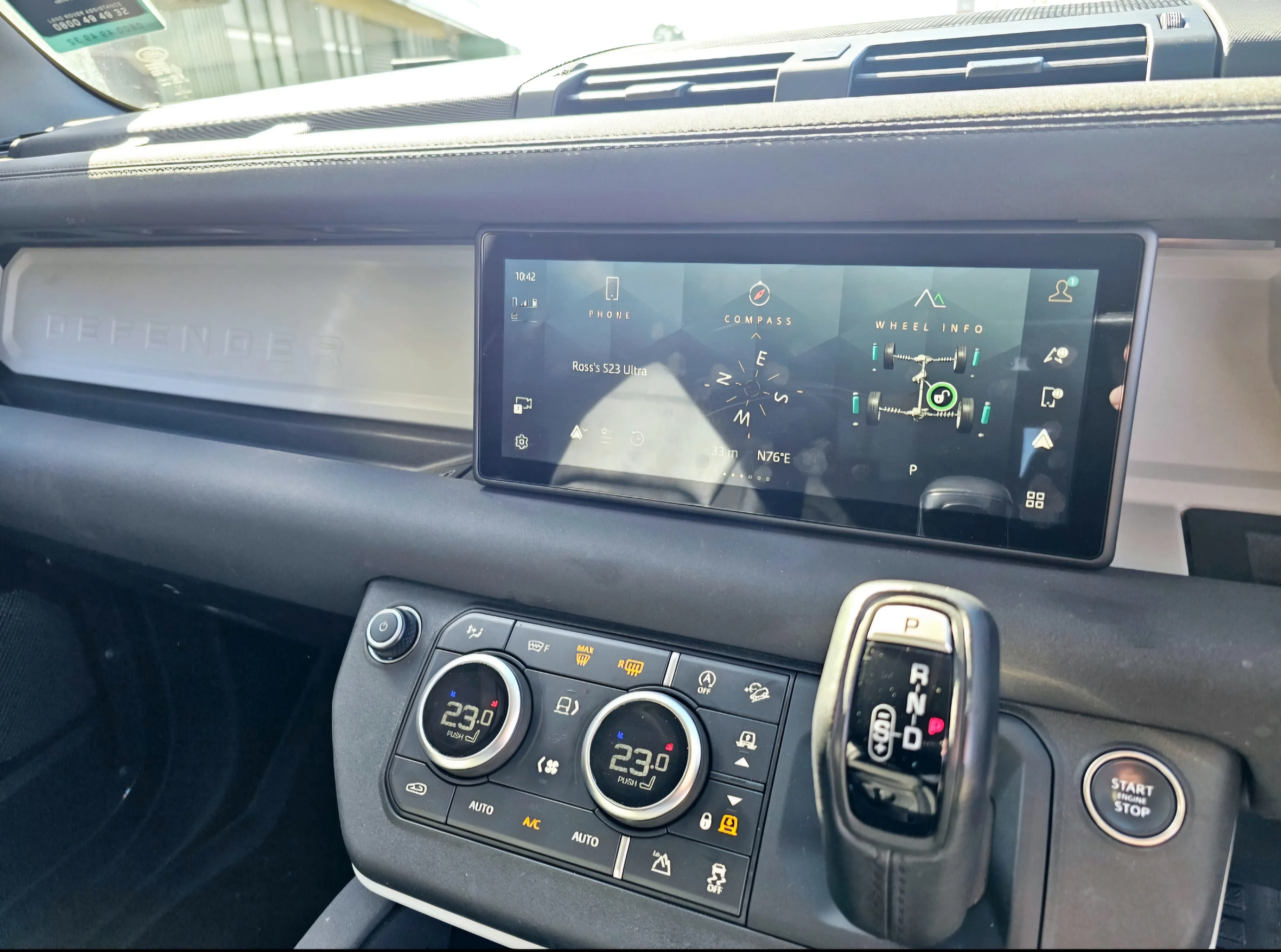 2023 Land Rover Defender 110 D300 S 3.0DT/4WD Carousel 7