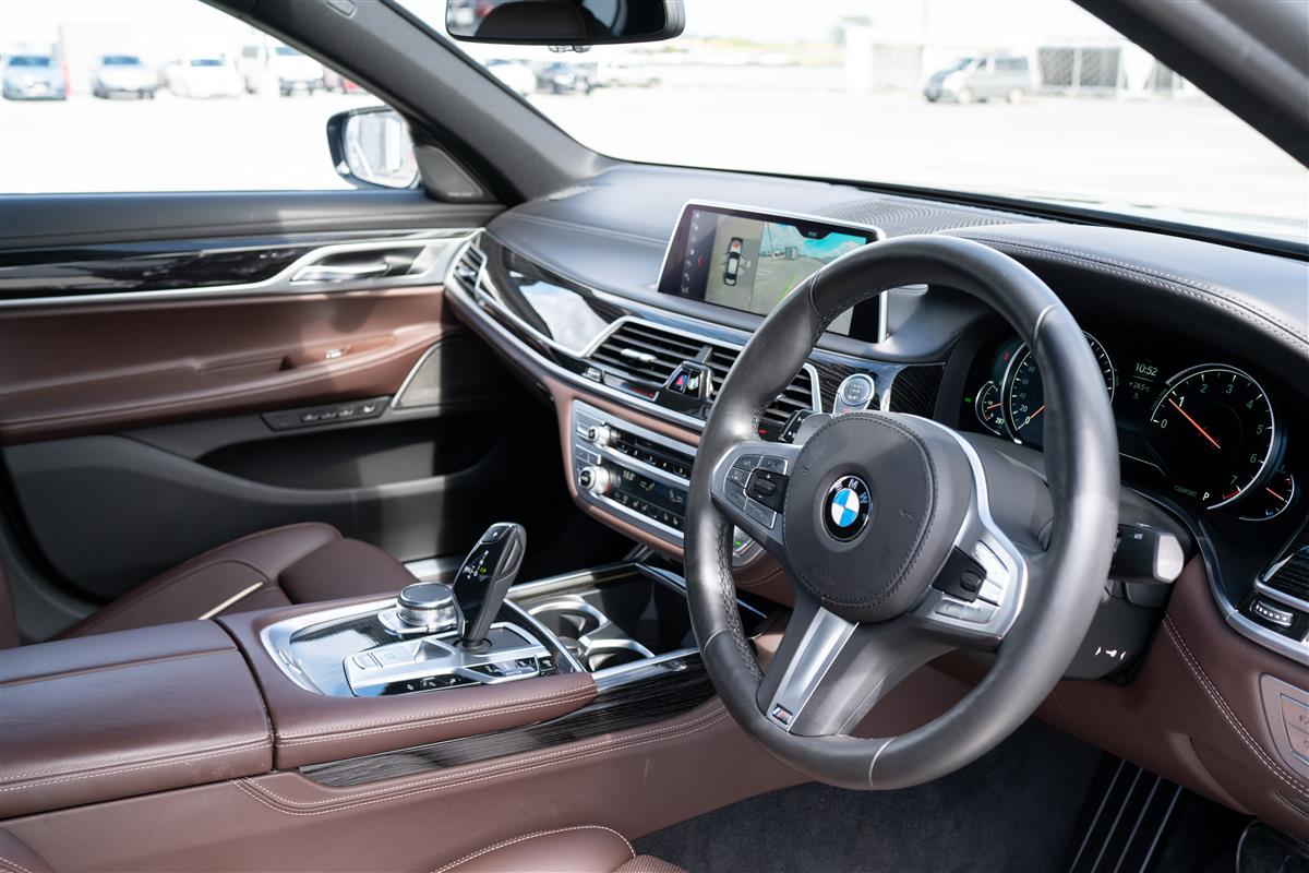2019 BMW 740i MOTORSPORT LUXURY FLAGSHIP Carousel 12