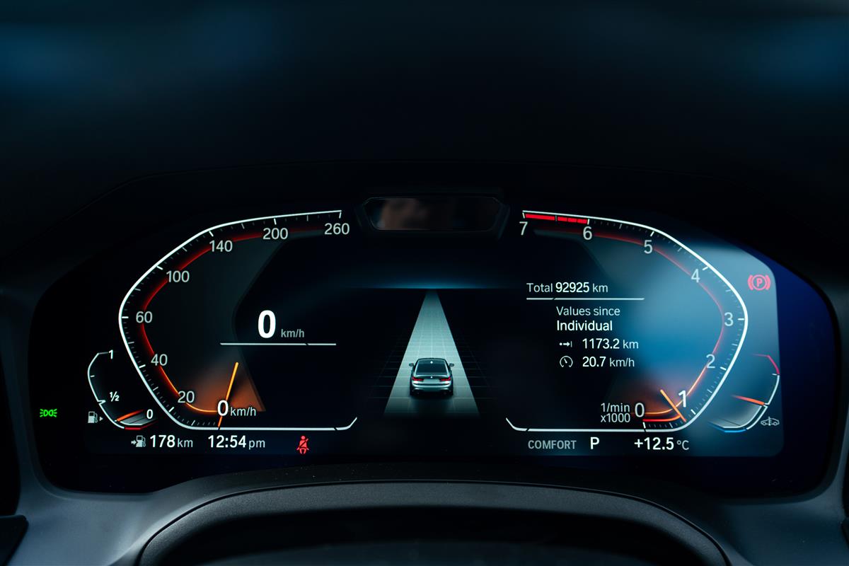 2019 BMW 330i MOTORSPORT M-SPORT IMMACULATE Carousel 17
