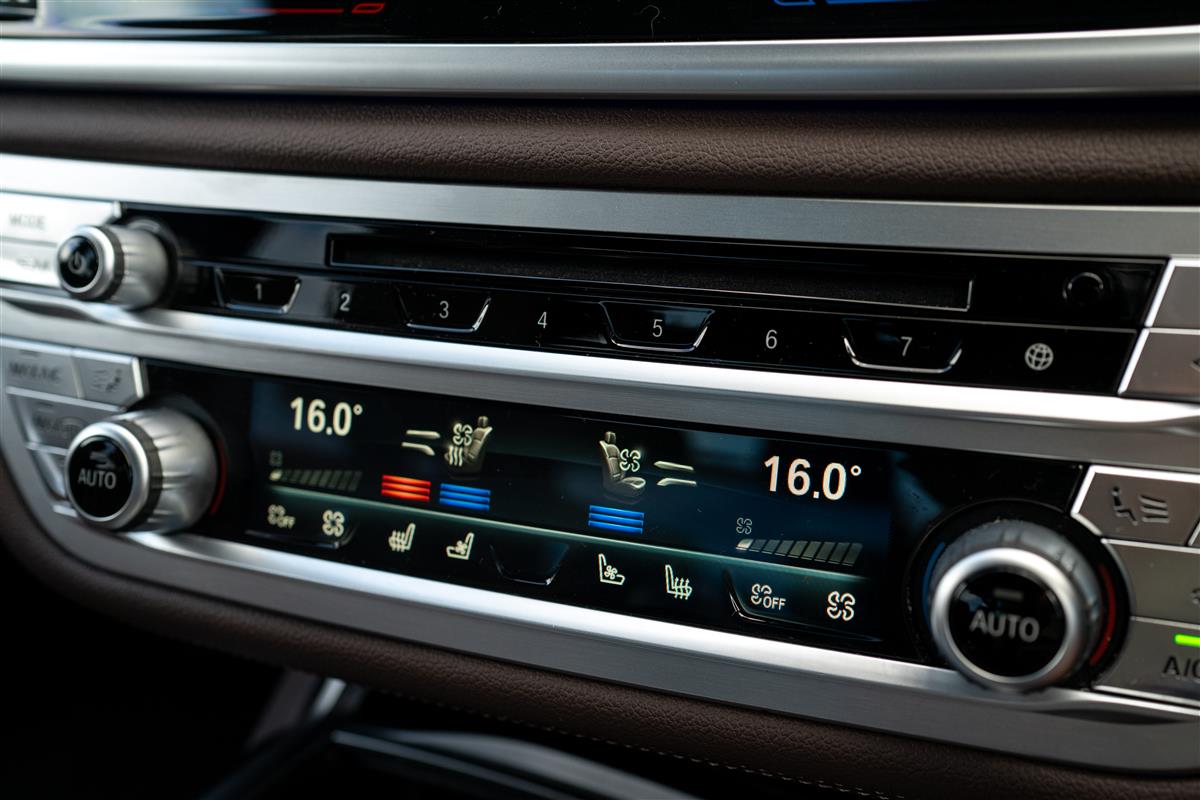 2019 BMW 740i MOTORSPORT LUXURY FLAGSHIP Carousel 17