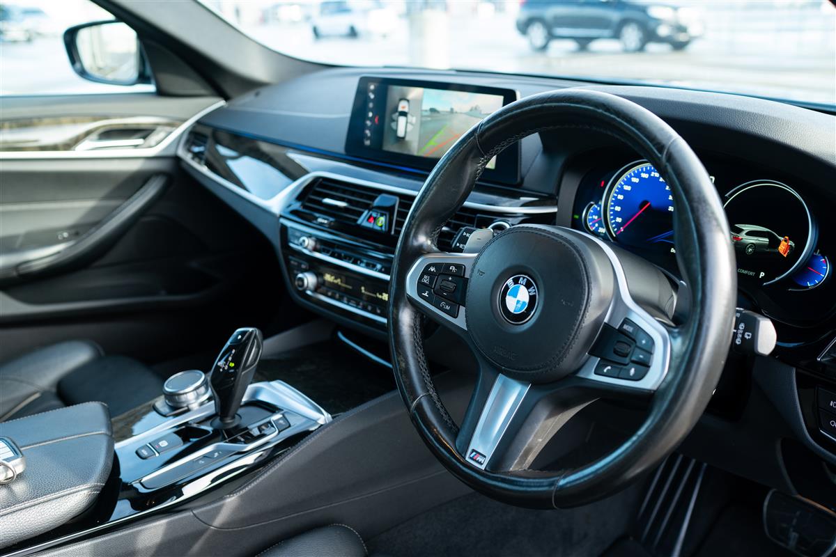 2017 BMW 530i M-SPORT TOURING B48 WAGON Carousel 13